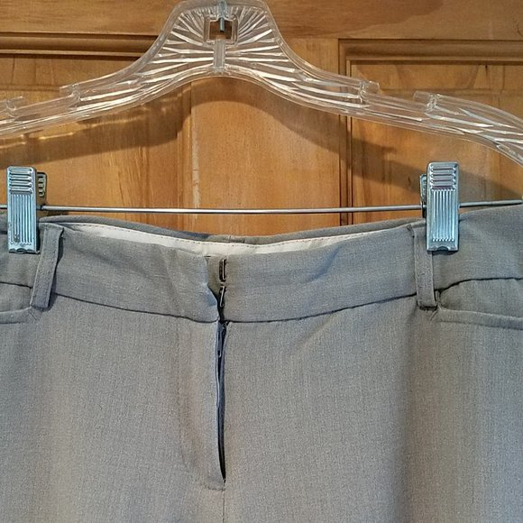 Metaphor Courtney Dress Pants, Size 4. - Picture 5 of 6